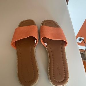 Peach color sandals in great shape